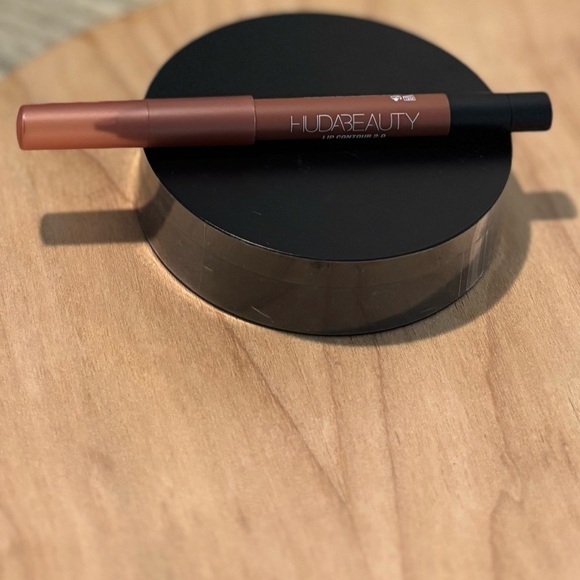 HUDA BEAUTY Brown Lip Liner with Sephora Black Compact BUNDLE! - Picture 5 of 7